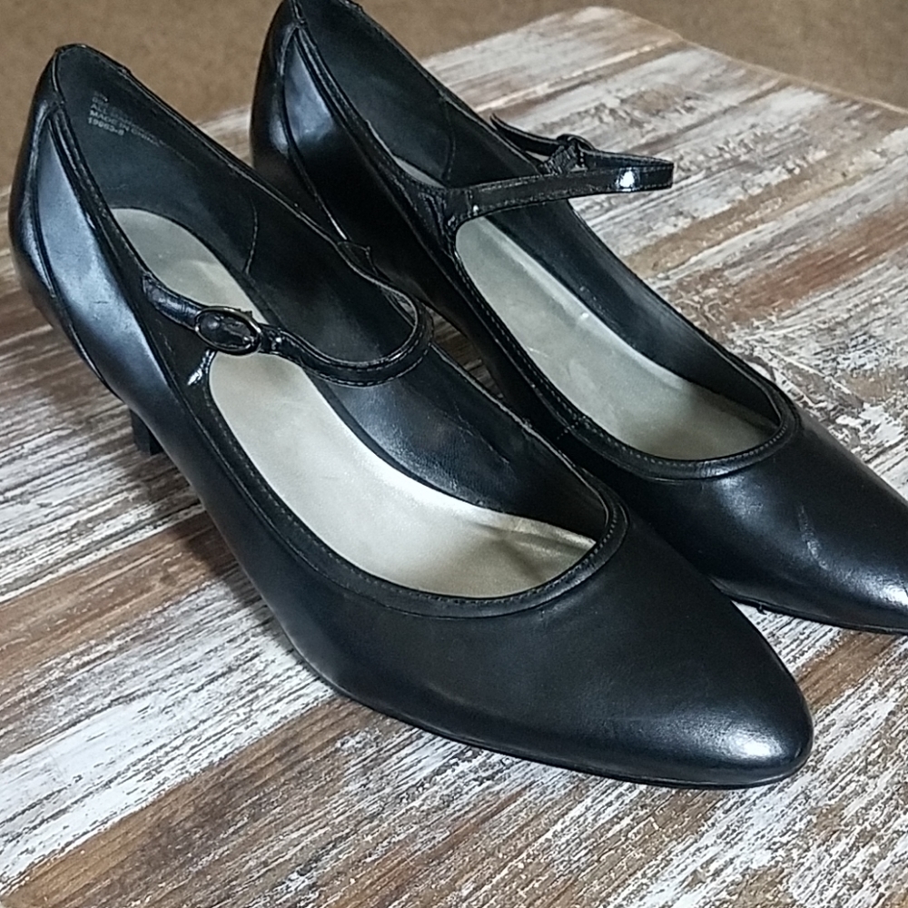 East 5th Mary Jane Pumps Pointed Toe Black Size 9M